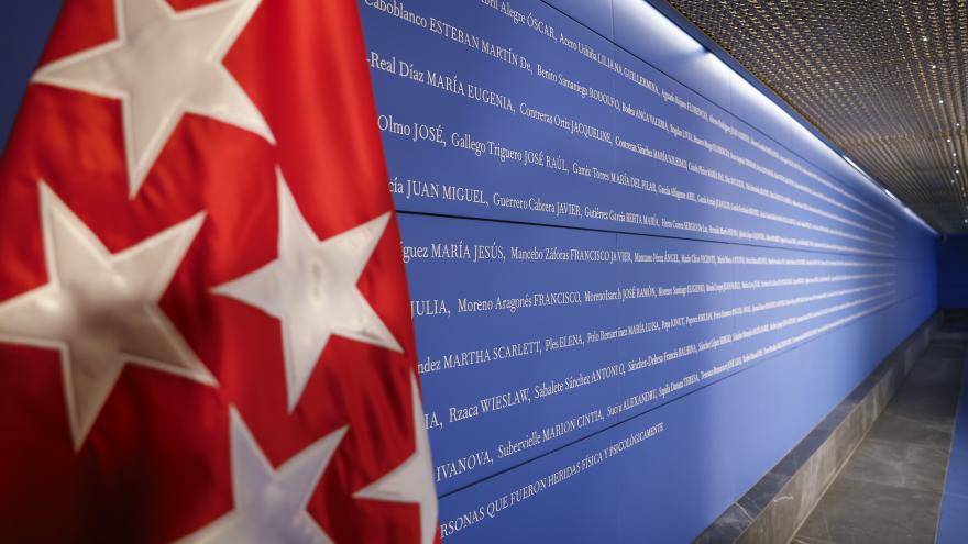 Una pared en la estación de Atocha con los nombres de las víctimas del 11-M
