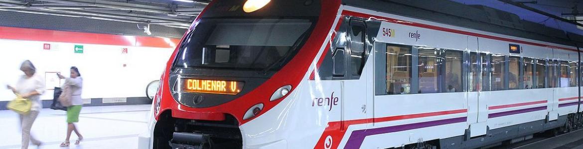 Estación y tren de Cercanías de Madrid
