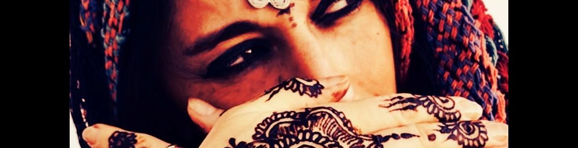 FOTO DE CRISTIANE AZEM CON ESTÉTICA ÁRABE FOTO DE MUJER