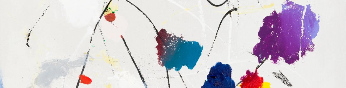 Detalle de un cuadro con pintura abstracta formada por líneas en negro y blanco y manchas en rojo y azul
