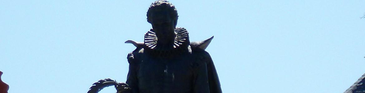 Estatua de Cervantes. Alcalá