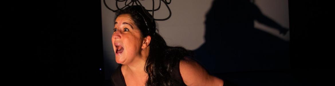 Nuqui Fernández interpretando Menina