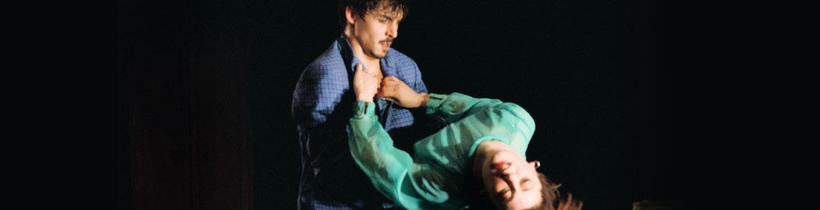 Play Dead | People Watching Foto de Play Dead | People Watching