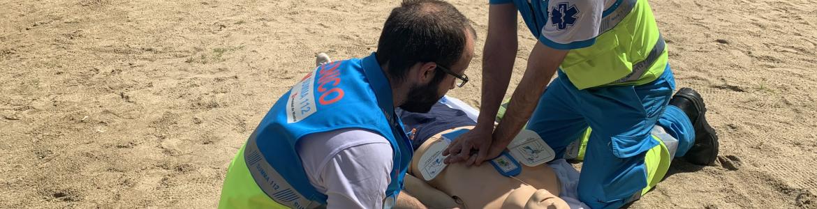 El SUMMA 112 muestra su trabajo a los jóvenes madrileños Técnicos del SUMMA 112 muestrán cómo se practican las maniobras de RCP