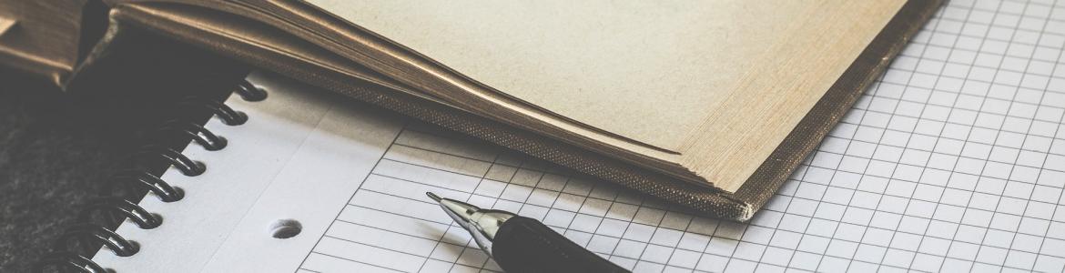 Estudiar Imagen de libro, cuaderno y lápiz portaminas