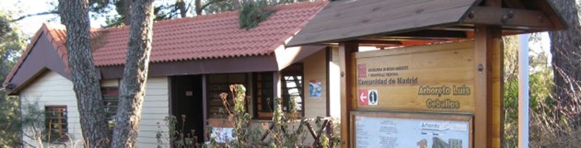 Acceso al Centro de educación ambiental Arboreto Luis Ceballos
