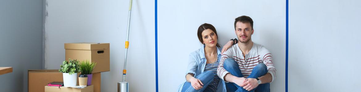 Imagen de una pareja soñando con una vivienda muy bonita