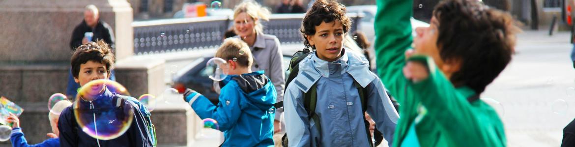 Niños en el recreo del colegio