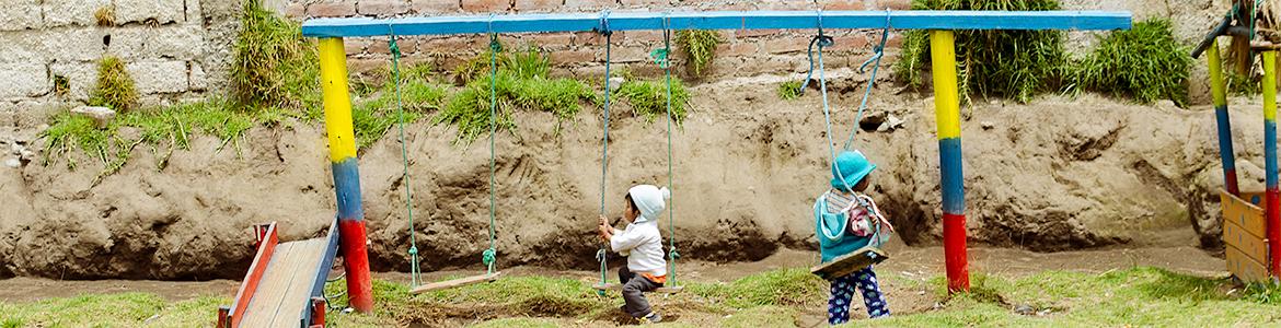 niños jugando. Ecuador