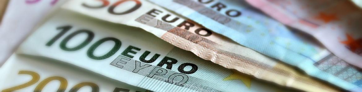 euro banknotes