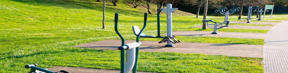 Biosaludable devices in a park