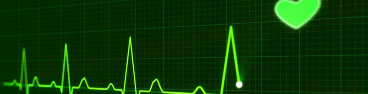Taller Cómo vivir con insuficiencia cardiaca Línea de electrocardiograma en color verde con dibujo de corazón