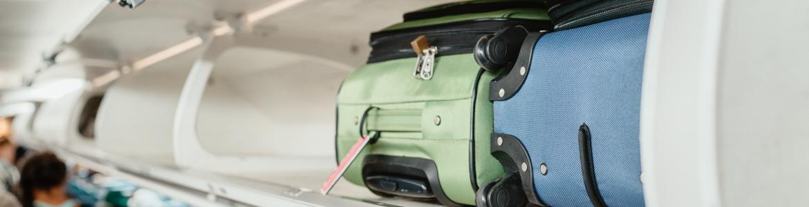 Medidas de mochilas y bolsos de cabina en 2023 en Ryanair, Iberia, Vueling  y otras aerolíneas