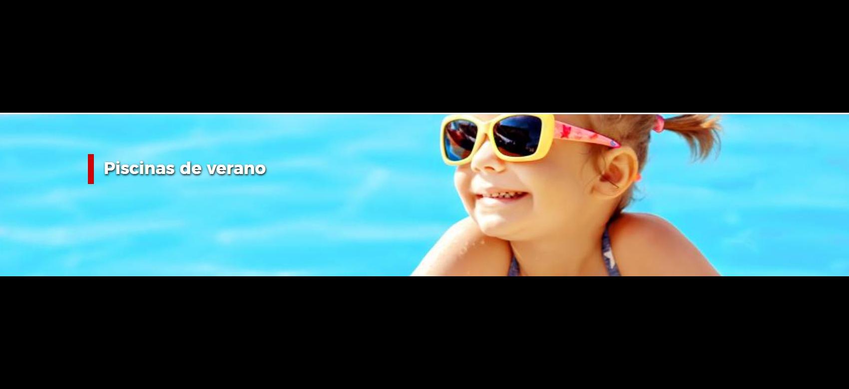 Imagen niña en piscina
