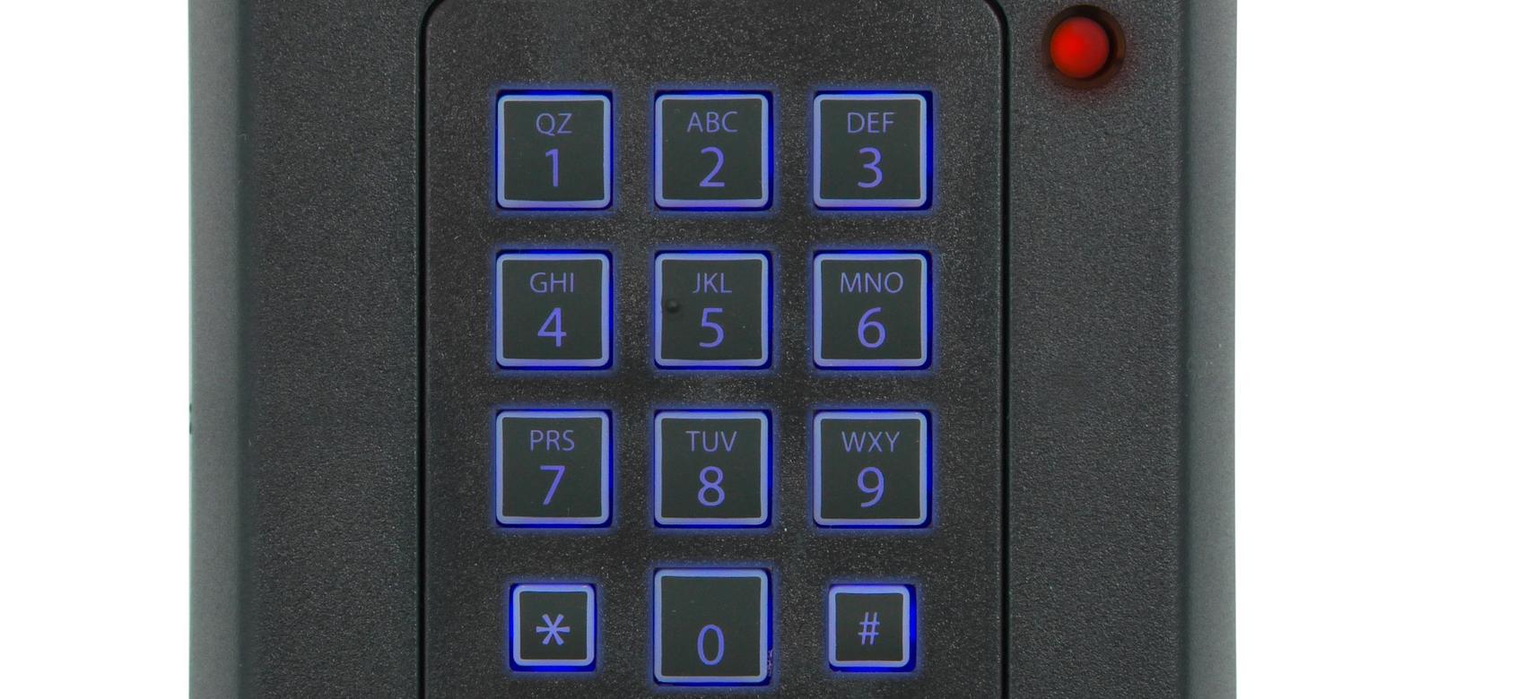 Teclado de teléfono con números azules