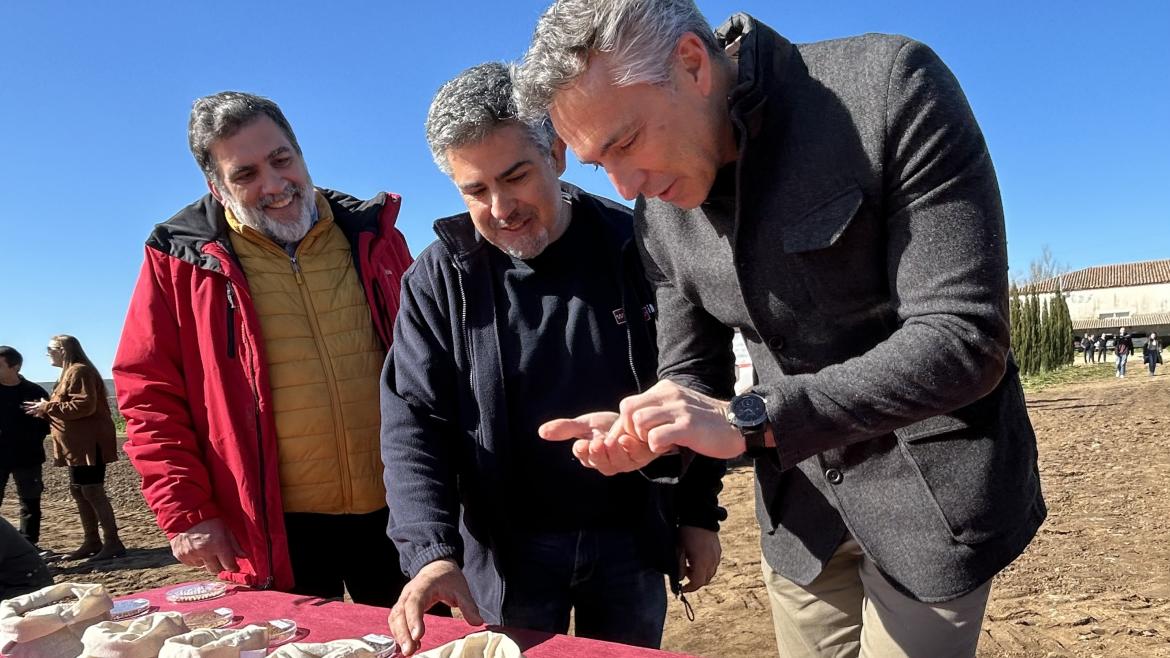 El consejero Carlos Novillo en la Finca La Chimenea