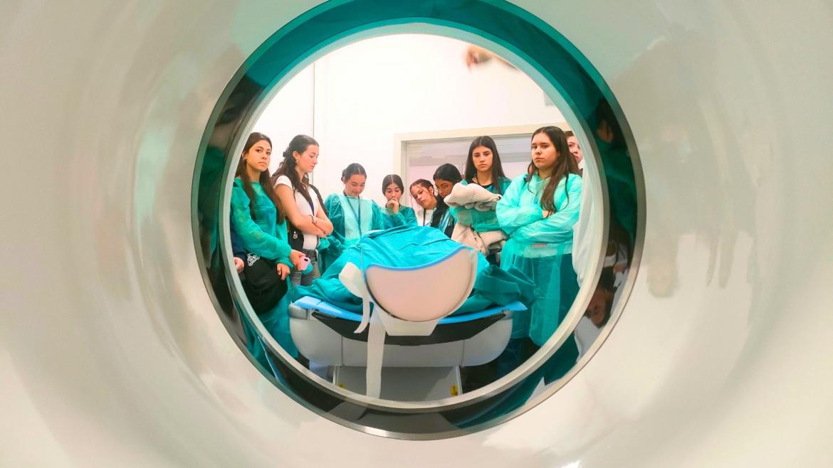 Alumnos de 4ºESO+Empresa en Radiodiagnóstico del Hospital Universitario Severo Ochoa