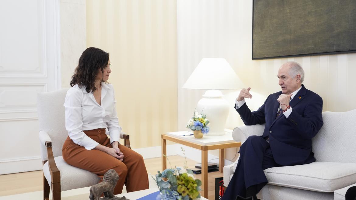 La presidenta Isabel Díaz Ayuso y Antonio Ledezma