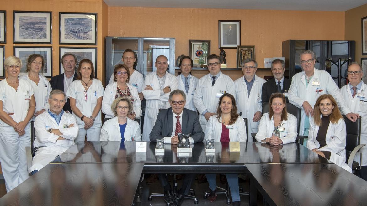 Profesionales de los servicios premiados y la Dirección del Hospital de Getafe