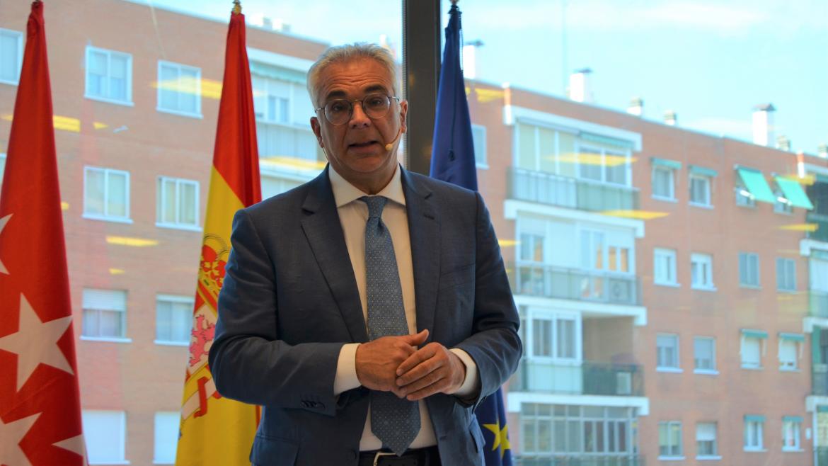 El consejero Carlos Izquierdo durante su intervención