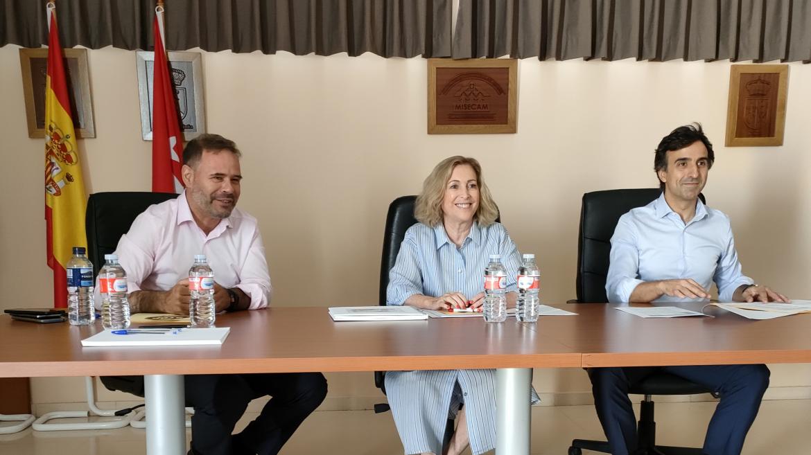 La consejera Concepción Dancausa en la reunión