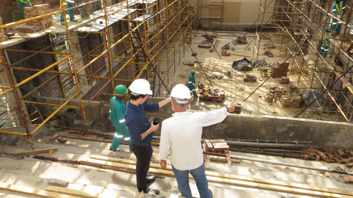 Trabajadores en una obra de rehabilitación