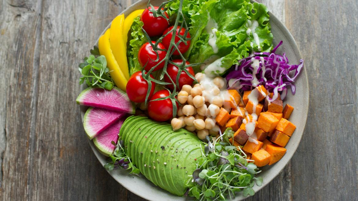 Imagen plato de comida saludable