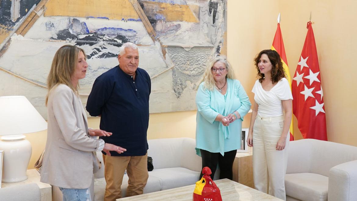 La presidenta reunida con los familiares de la joven
