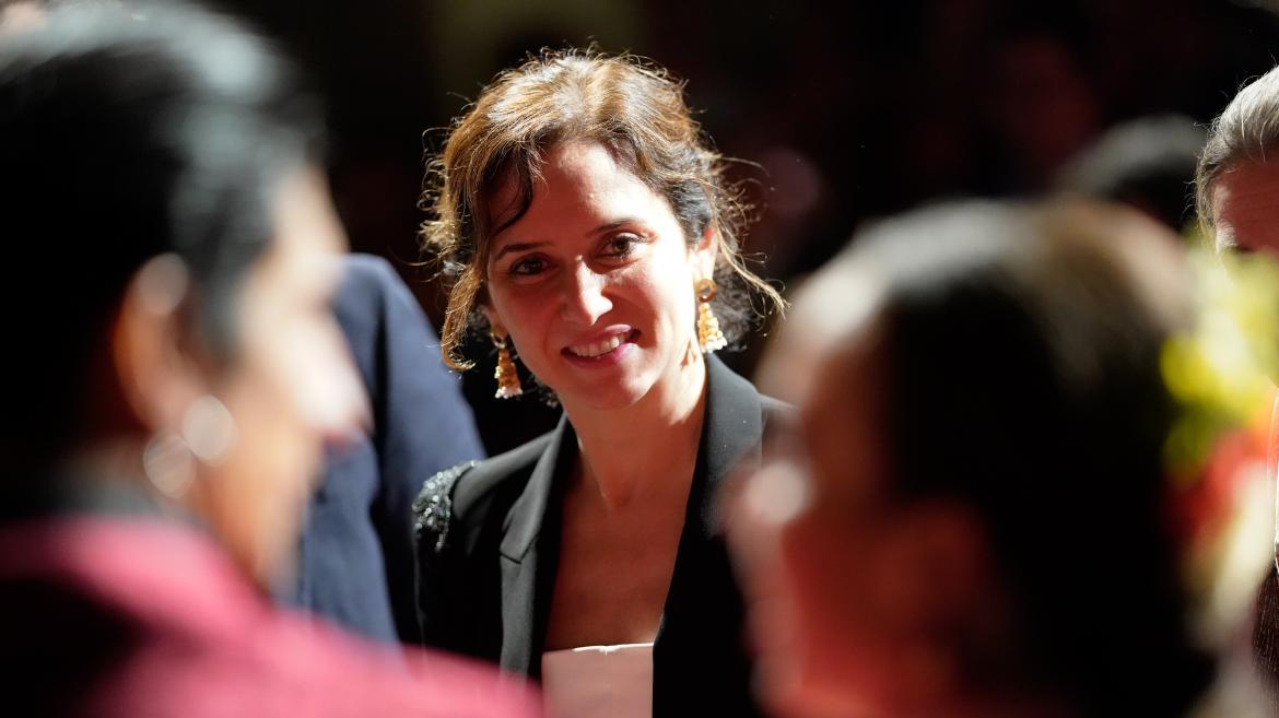 La presidenta conversando con los artistas