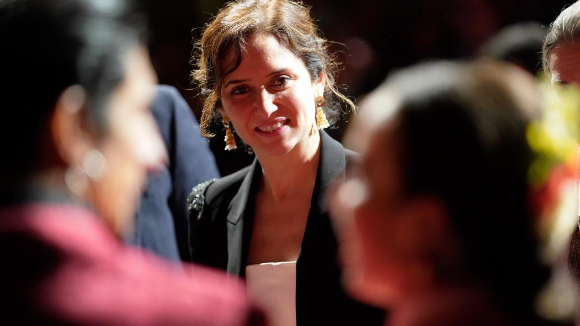 La presidenta conversando con los artistas