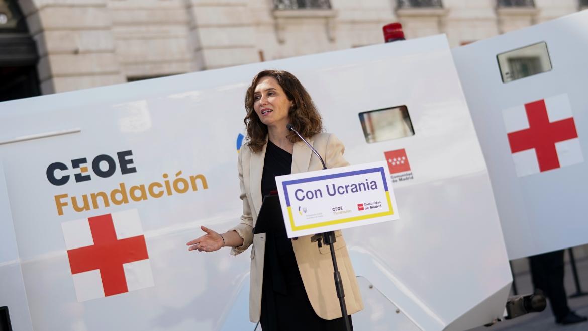 La presidenta durante la entrega de la ambulancia