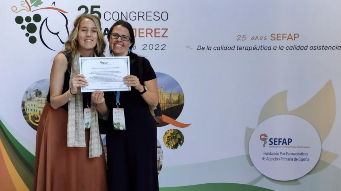 Farmaceúticas de la Atención Primaria de la Comunidad, durante la recogida del premio
