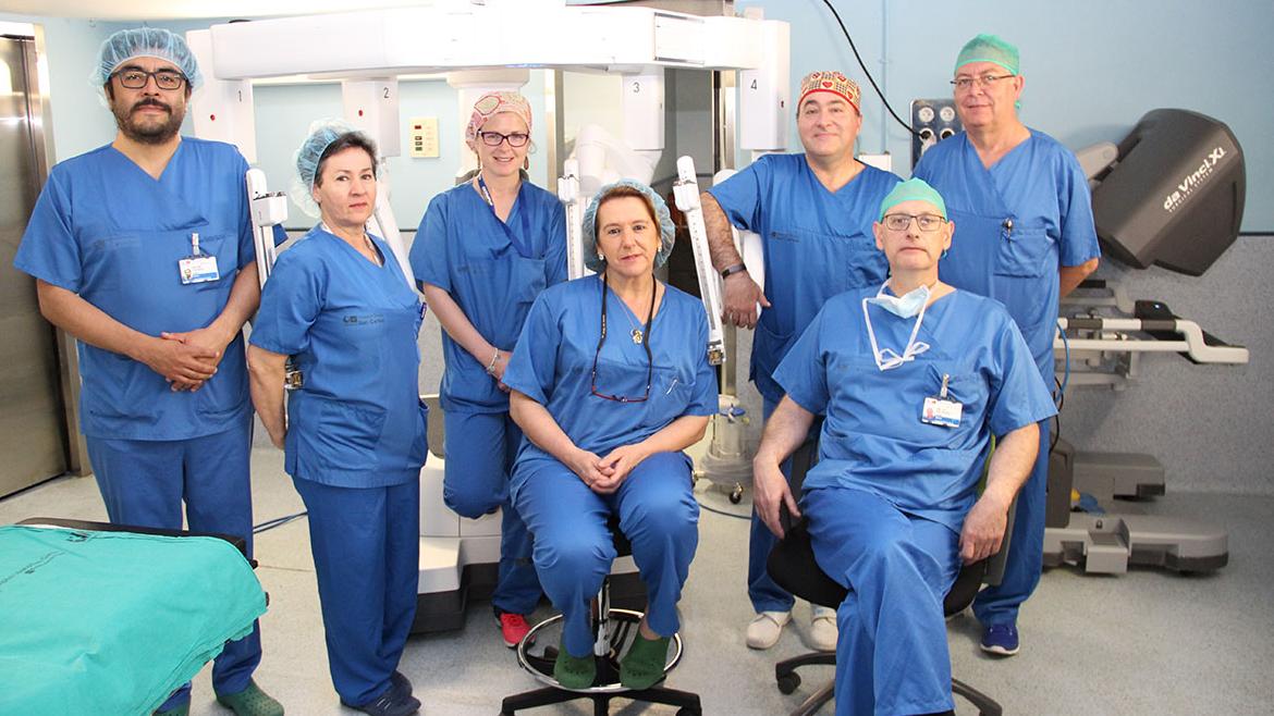 EQUIPO CIRUGÍA ROBÓTICA EN NIÑOS