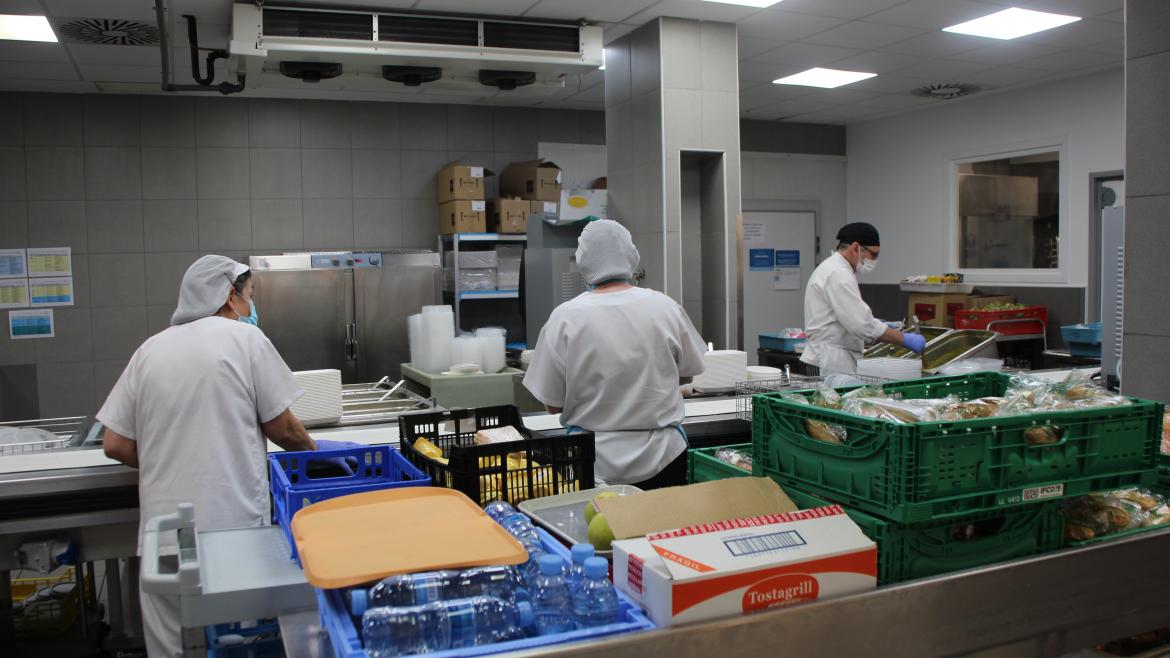 El Hospital de Fuenlabrada implanta dietas específicas para pacientes con infección por Covid-19 