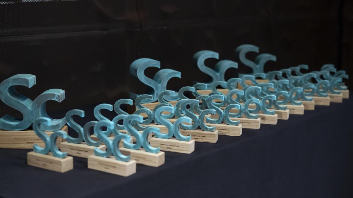 Estatuilla de los Premios de Salud Comunitaria
