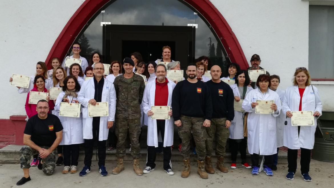 El Ejército de Tierra forma en prevención de situaciones conflictivas  a profesionales del Centro de Salud La Chopera