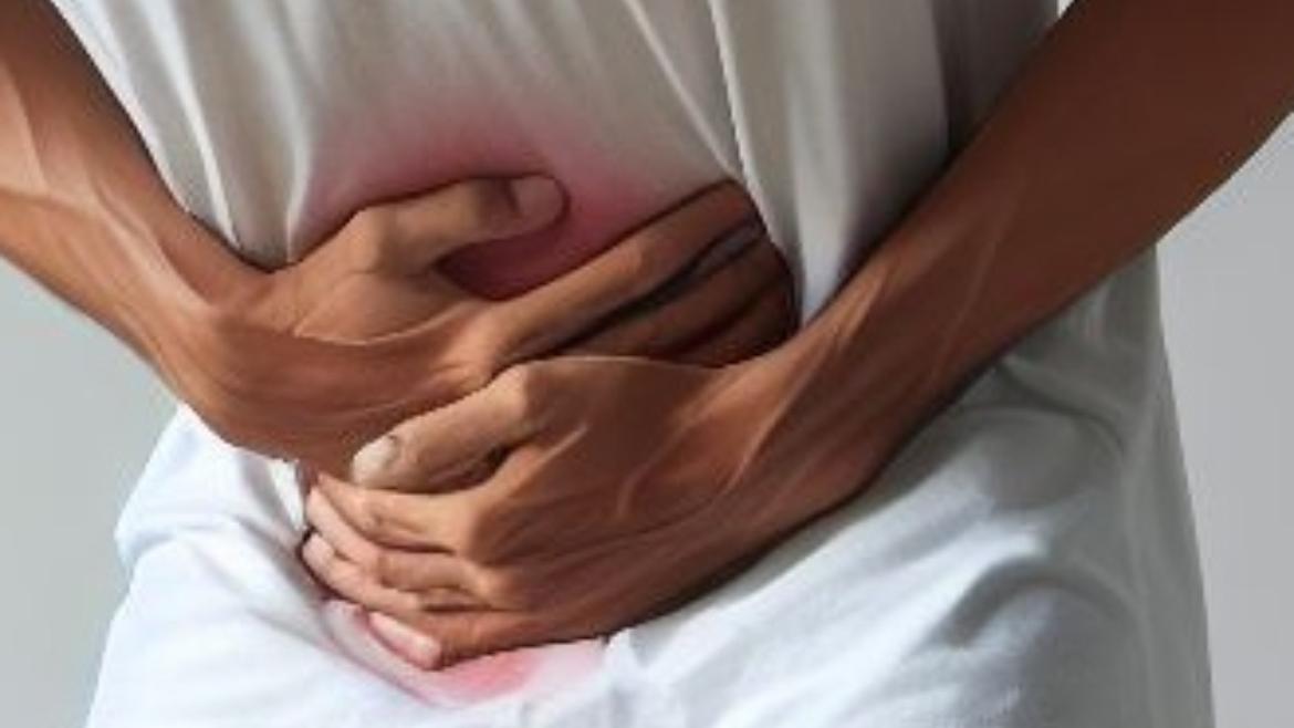 Imagen de persona con dolor abdominal