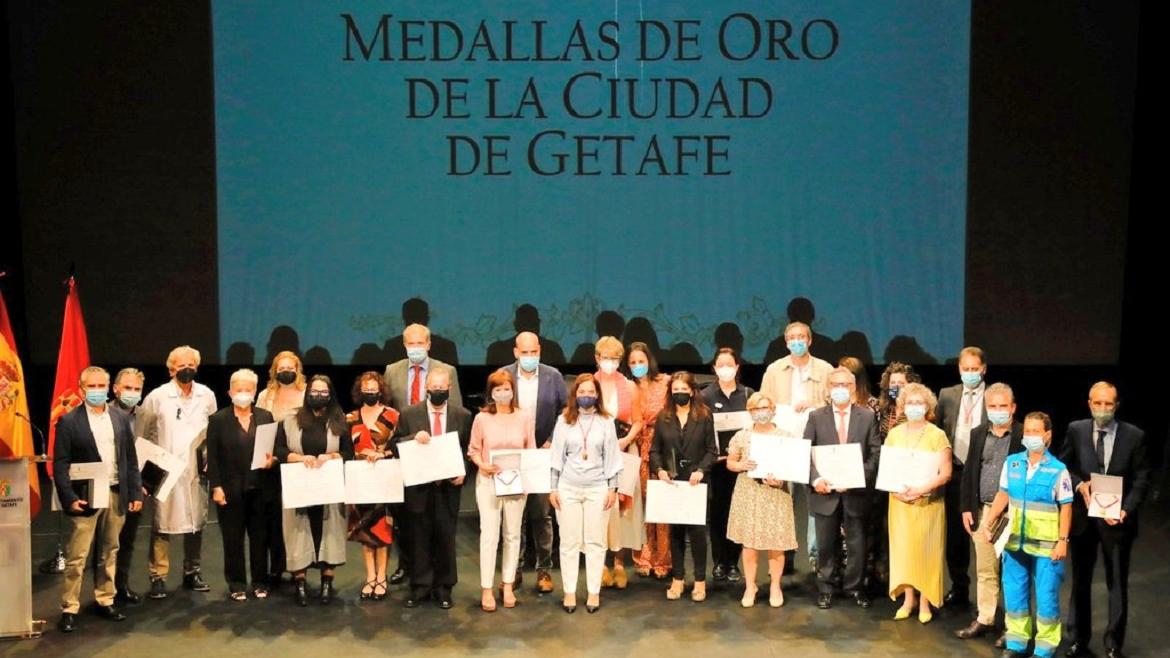 Acto de entrega de las Medallas de Oro del Ayuntamiento de Getafe Los centros de salud de Getafe reciben la Medalla de Oro por su labor durante la pandemia