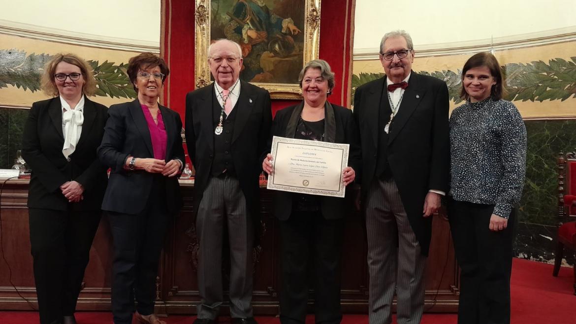 Foto de familia de la Real Academia Nacional de Medicina