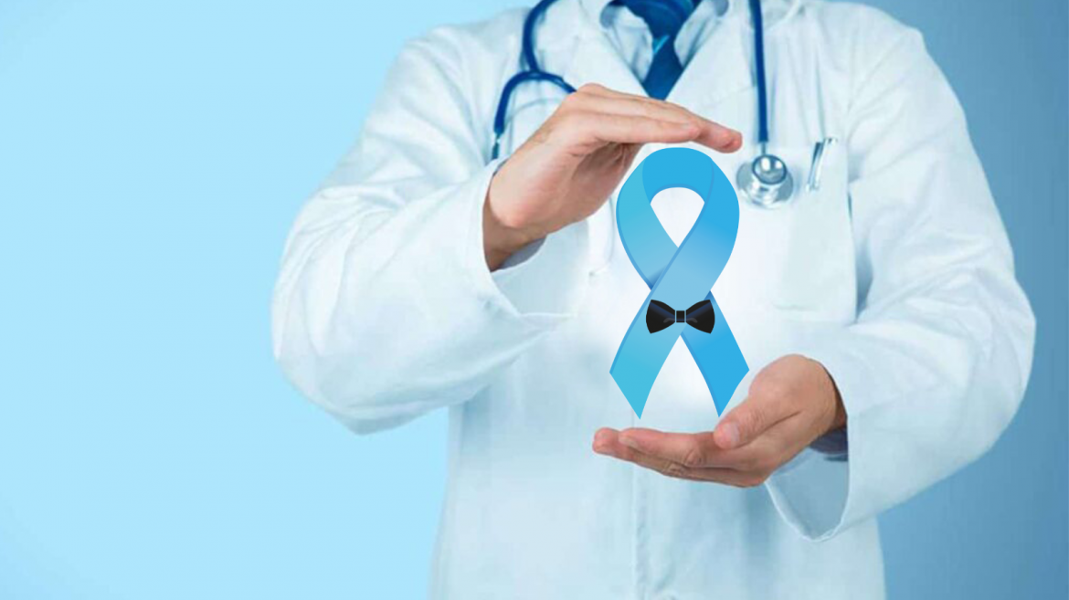 Medico con un lazo azul entre las manos