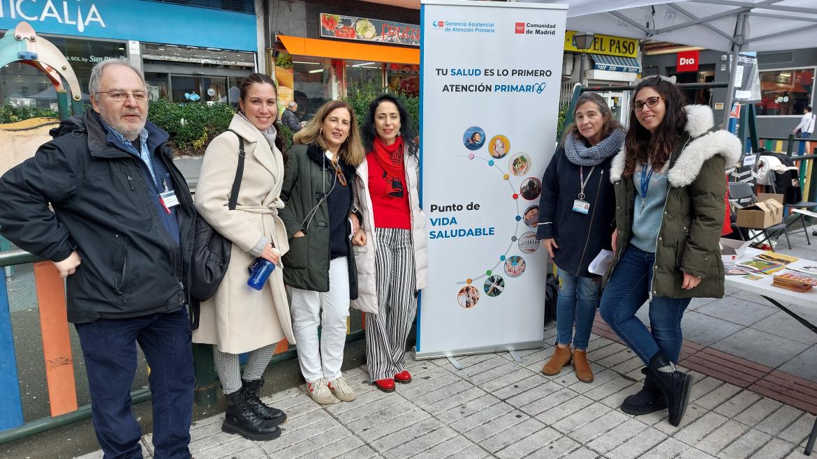 Imagen del artículo Profesionales de los centros de Atención Primaria del proyecto Mapeando Latina realizan una intervención sobre salud sexual en el Día Europeo