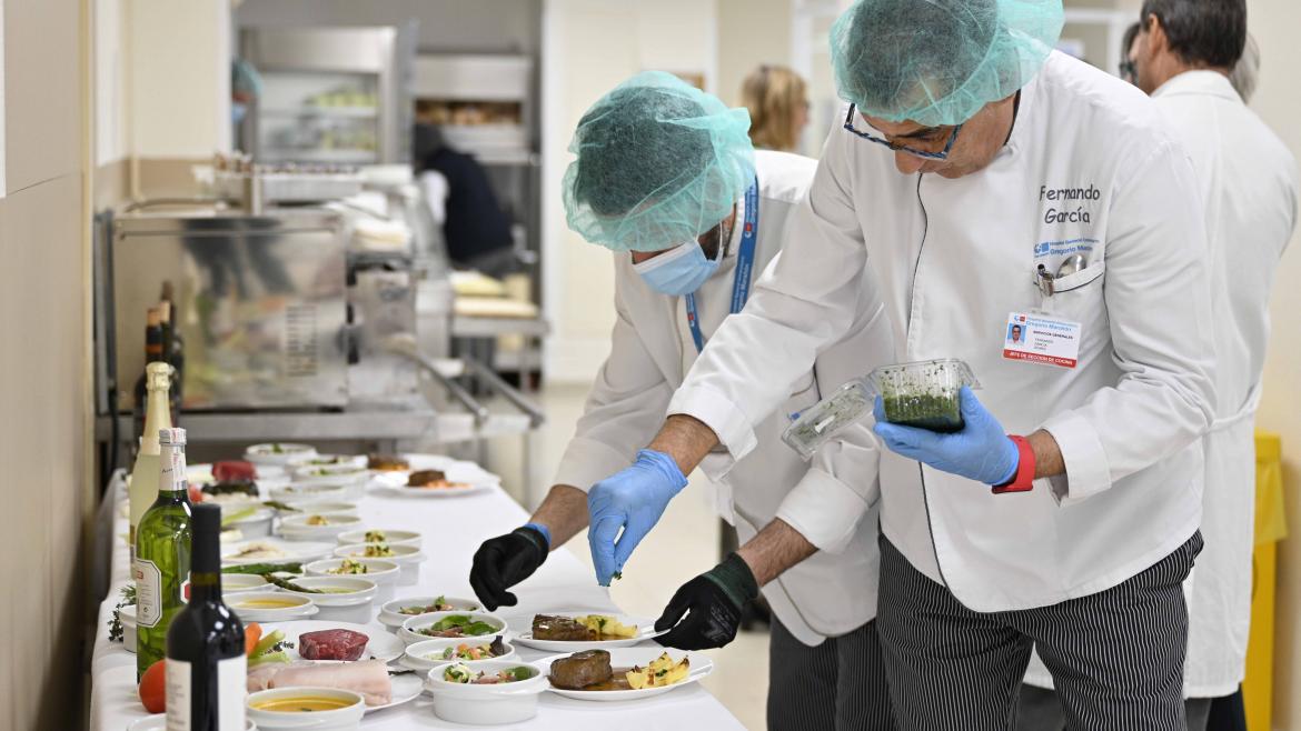 El personal de Cocina prepara los menús navideños