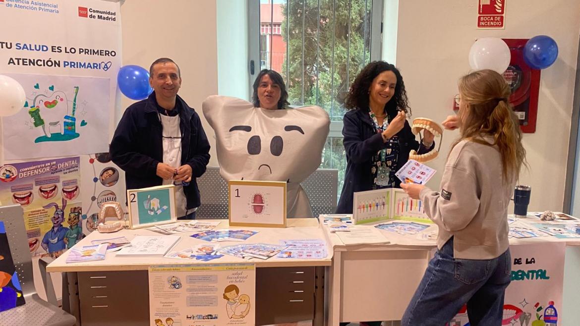 Mesa informativa de profesionales de Primaria