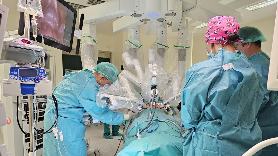 Robot Da Vinci en el Hospital 12 de Octubre