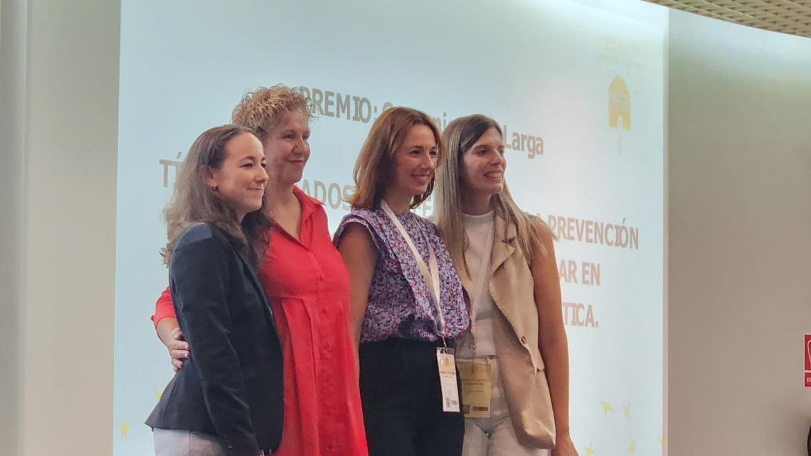 Foto de familia de las sanitarias premiadas en el Congreso