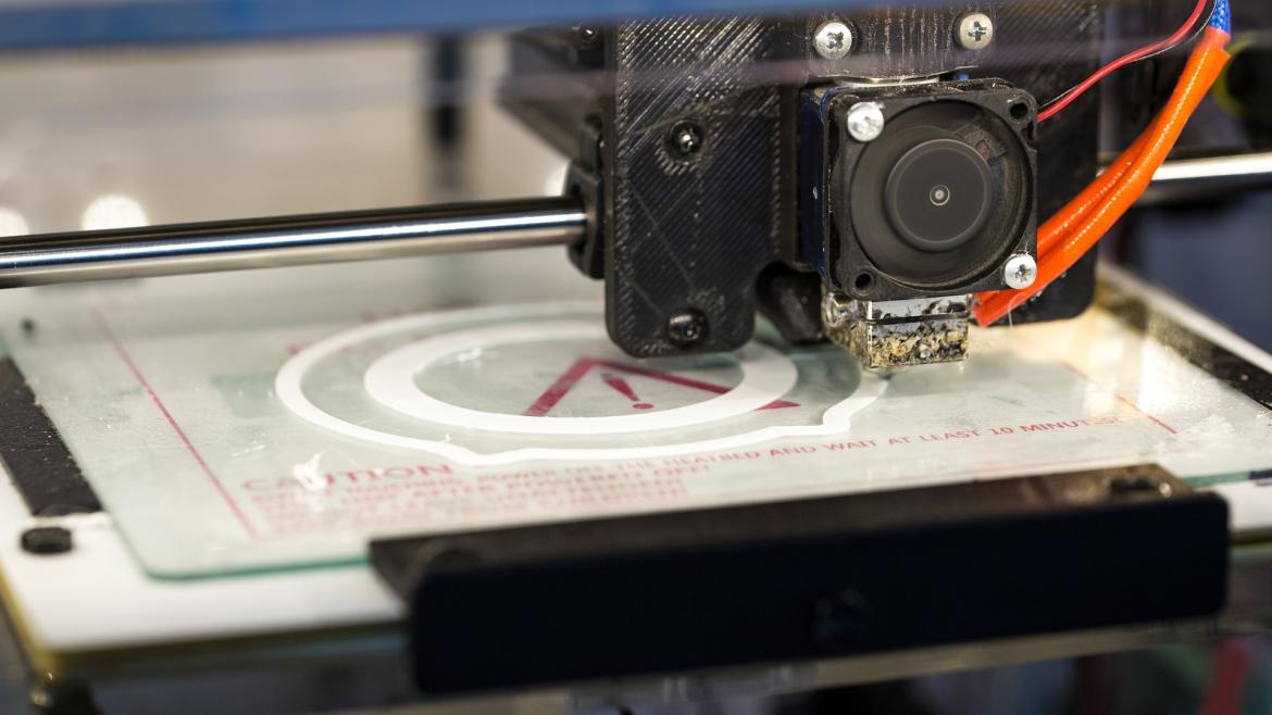 Impresora 3D en funcionamiento
