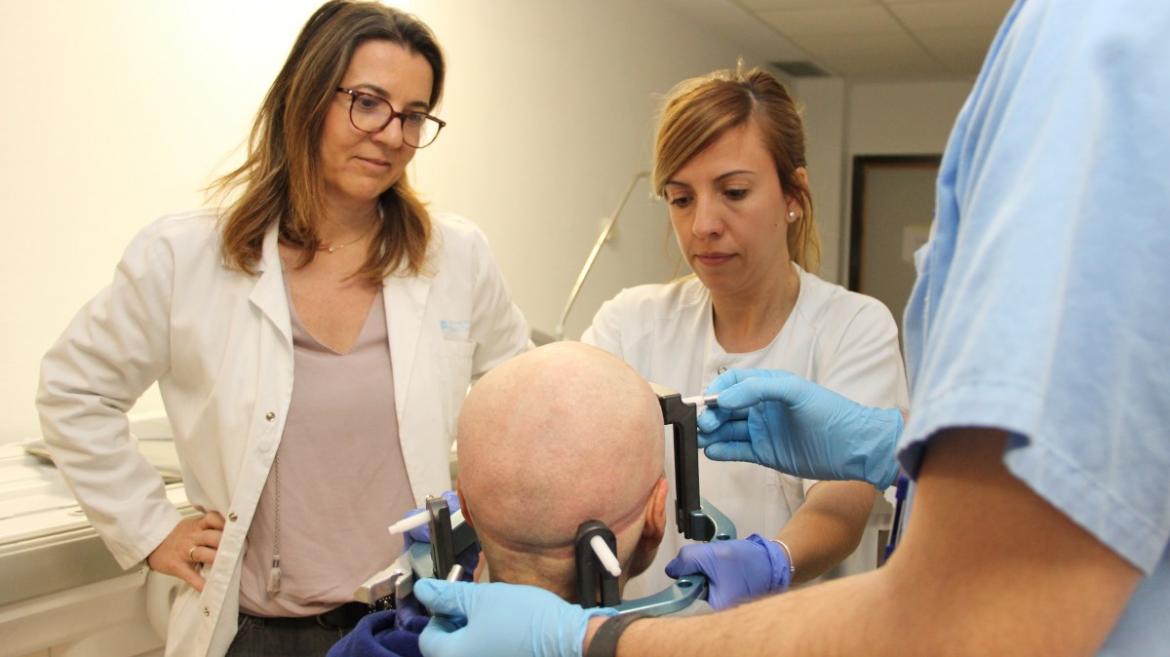 Imagen del artículo Especialistas del Hospital Clínico San Carlos organizan un curso de actualización en la terapia 'HIFU' para el temblor esencial y dolor neuropático