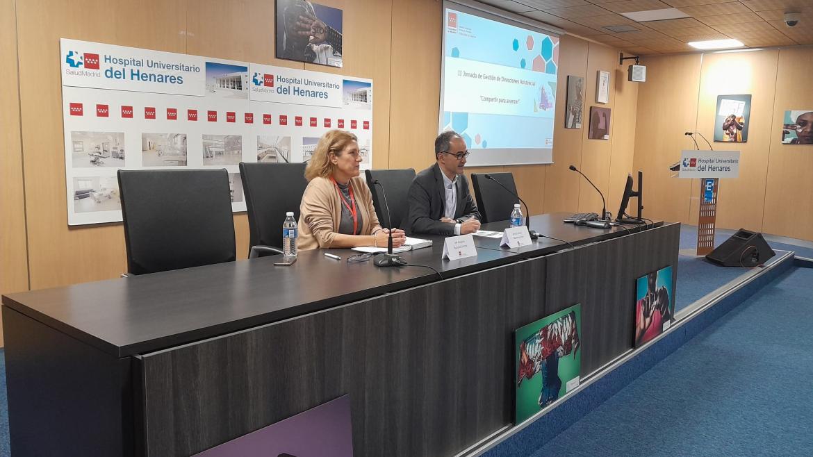 La gerente de Atención Primaria y el gerente del Hospital del Henares, en la mesa inaugural