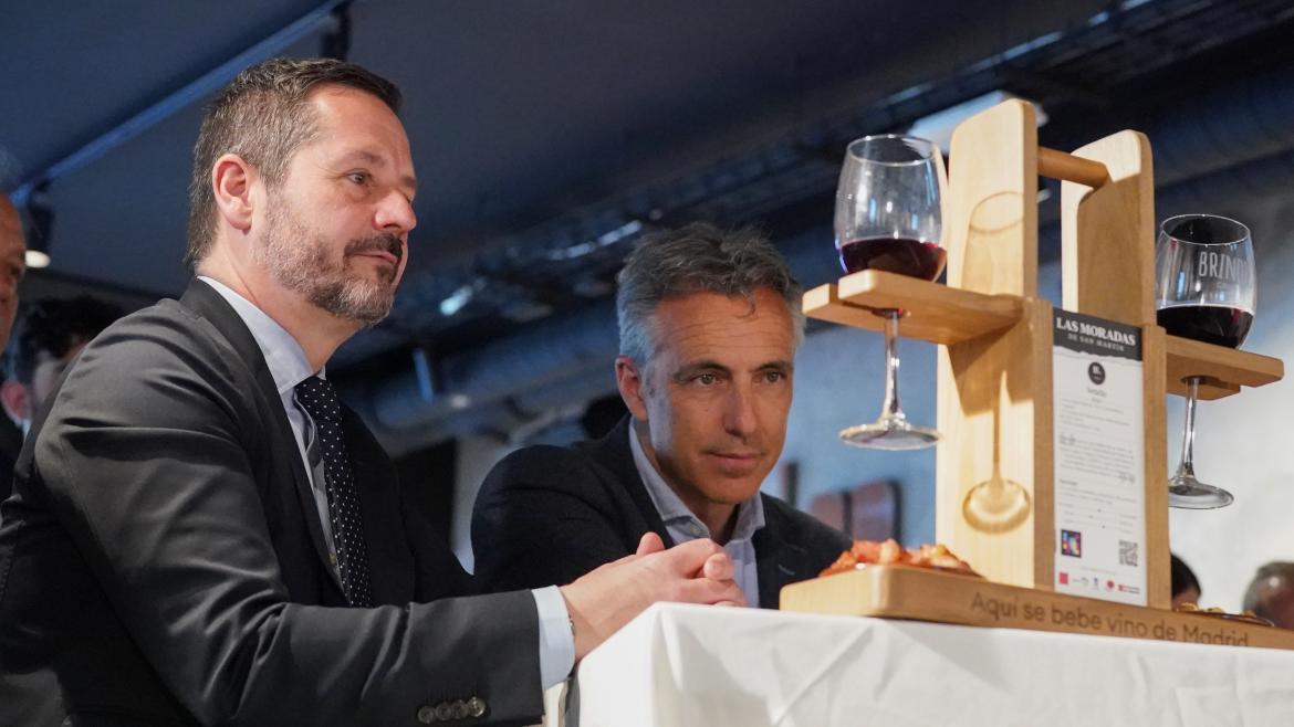 La Comunidad estrena Decanta Madrid para promocionar sus vinos con denominación de origen en bares y restaurantes Los consejeros Carlos Novillo y Mariano de Paco