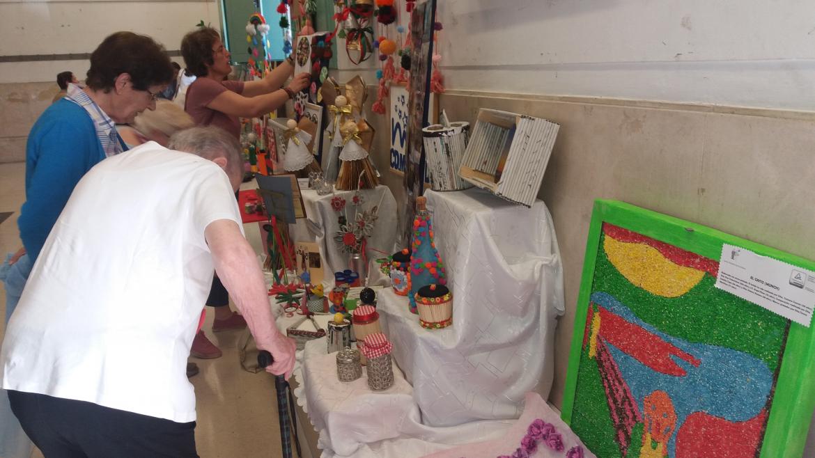 Participantes en exposición trabajos manuales